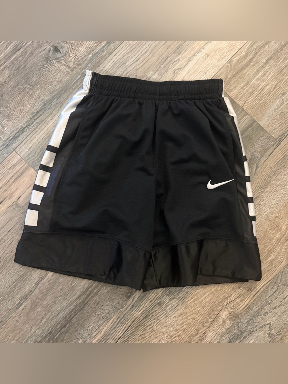 Nike Dri-FIT Elite 23 Boys Basketball Hoops Shorts Black Lightweight NWT Medium